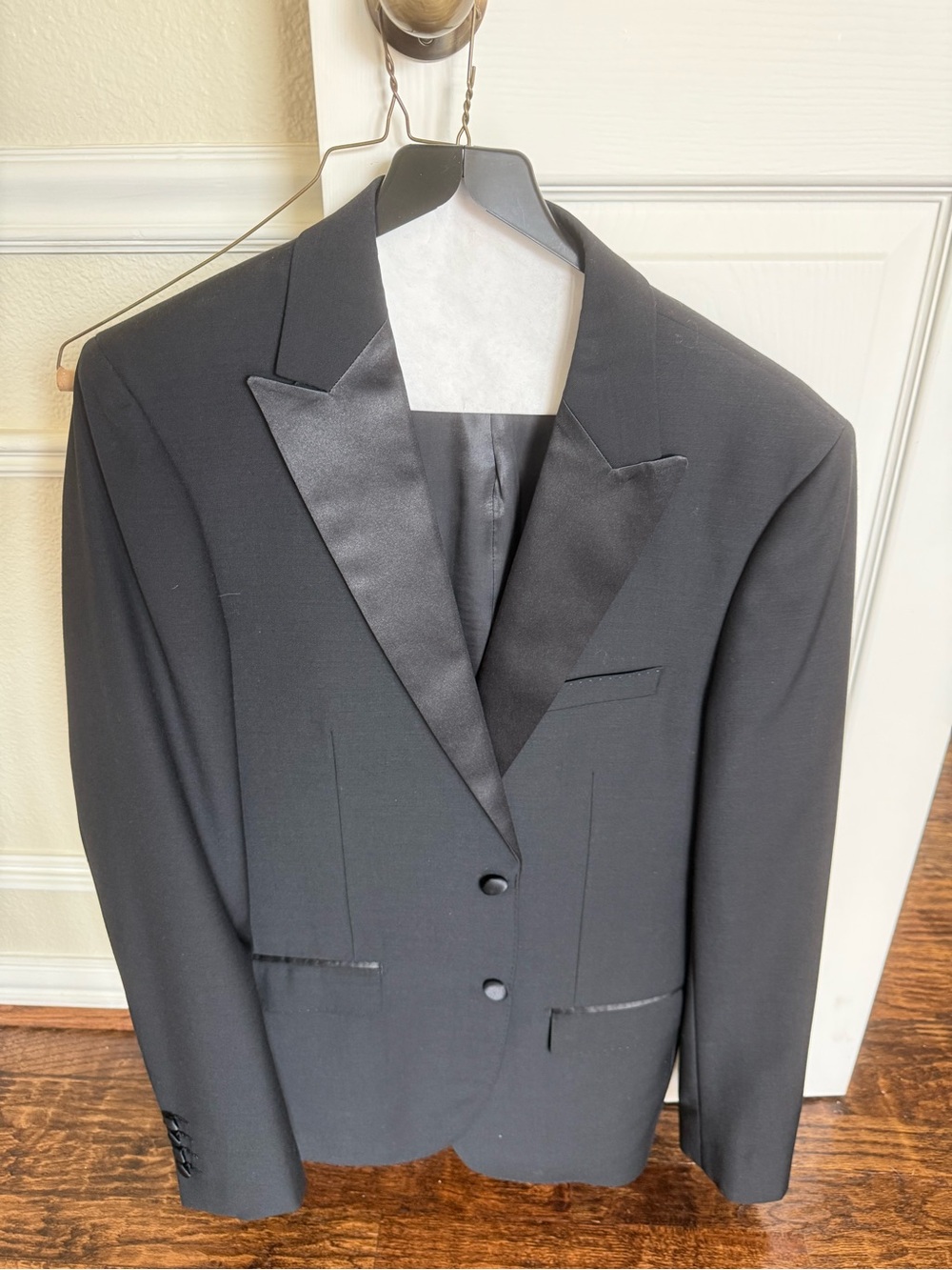 Zanetti tuxedo 40R, Alton Lane pants, tuxedo shirt - Picture 2 of 10